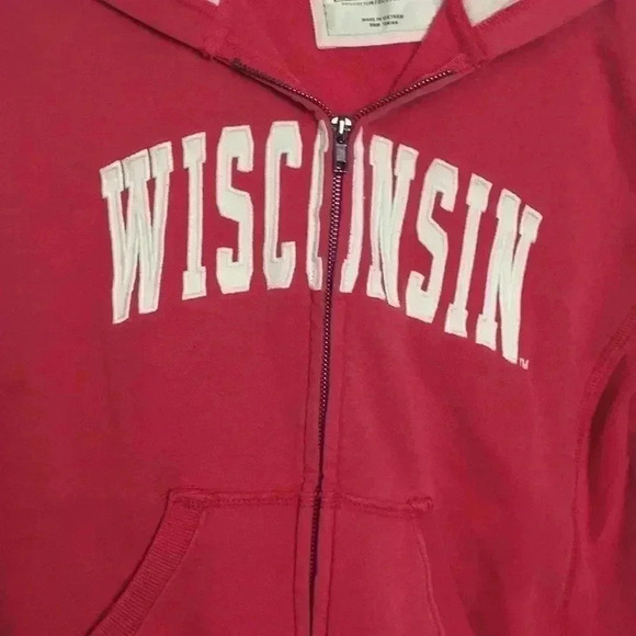 Colosseum Athletics size small Sweatshirt - Picture 2 of 6